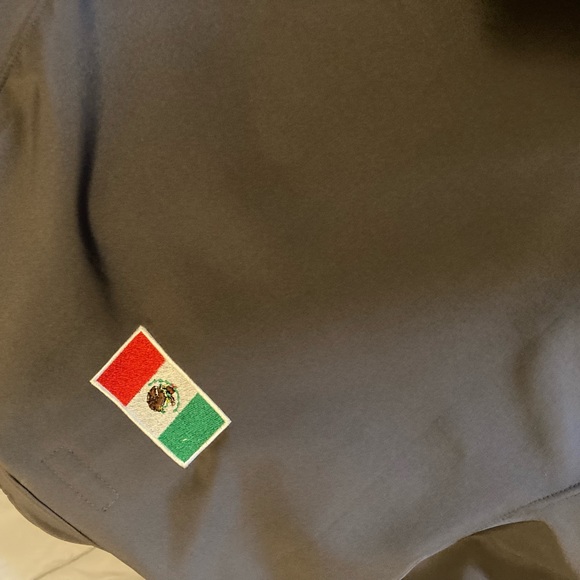 Selling Ariat jacket - Picture 3 of 4